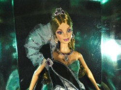 holiday barbie 2005 green_01